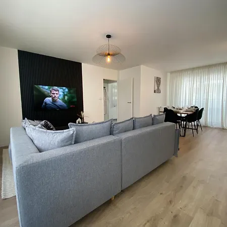 The Modern Chic Haven, La Defense アパート ブゾン