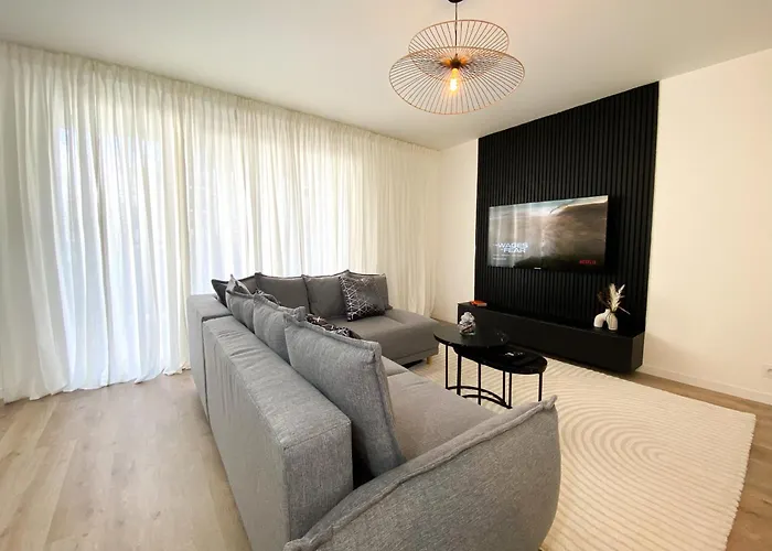 The Modern Chic Haven, La Defense